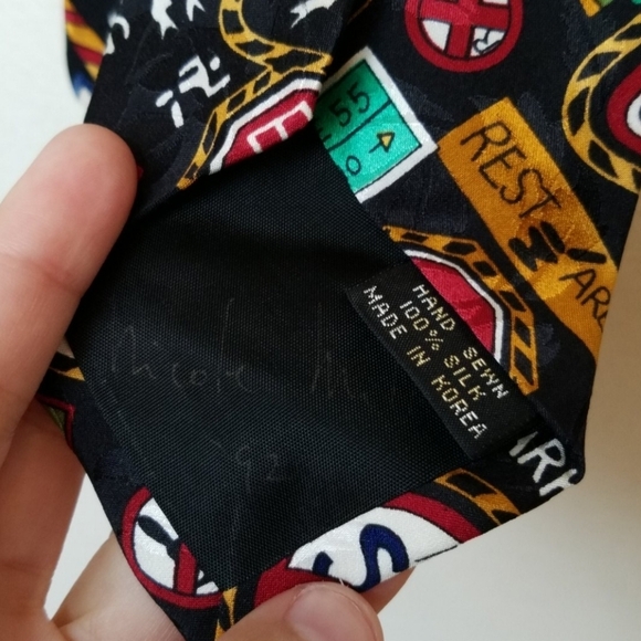 Vintage Nicole Miller Silk Yield Tie - Picture 4 of 4